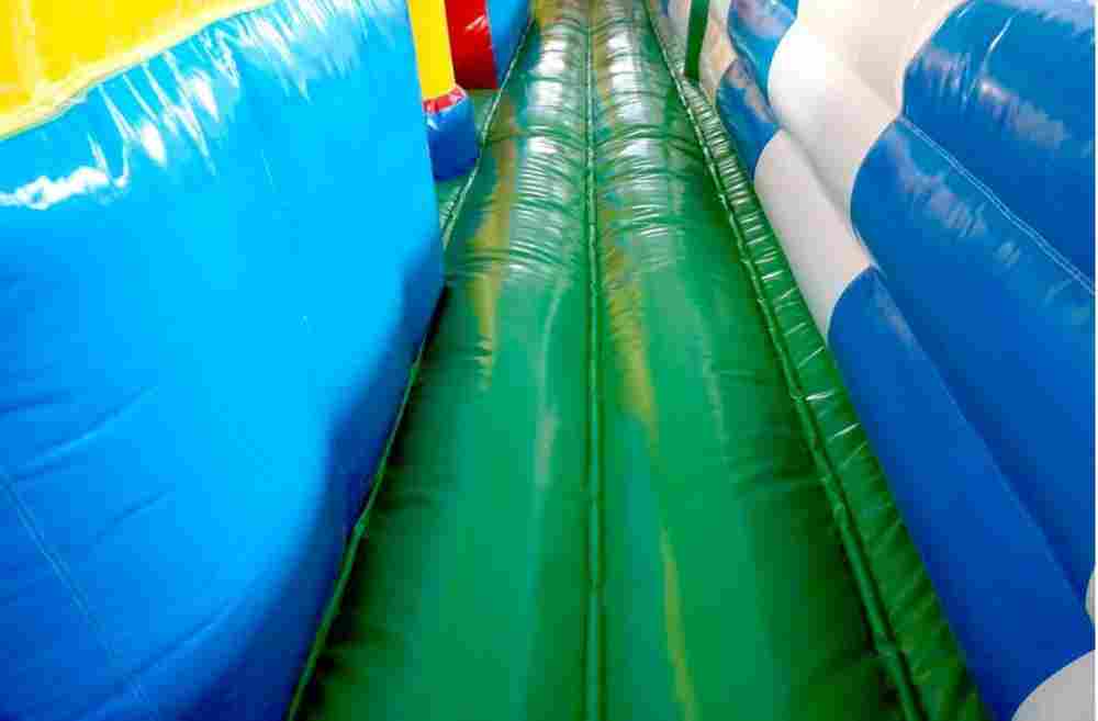 Коммерческий надувной батут "Радужный город" 10*6*3 м