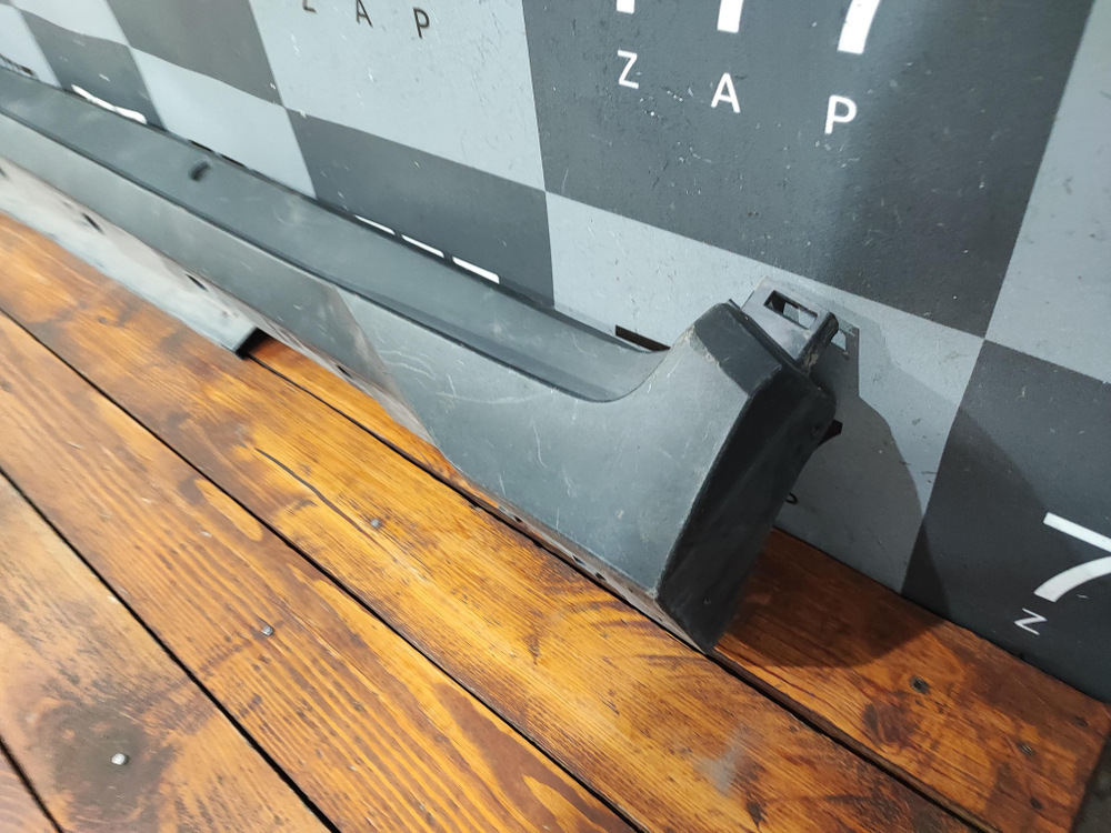 Накладка порога левого Toyota C-HR 16-23 Б/У Оригинал 75852F4010