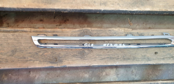 Молдинг решетки радиатора  Mercedes GLE (W166) 15-18 Б/У Оригинал A1668881685