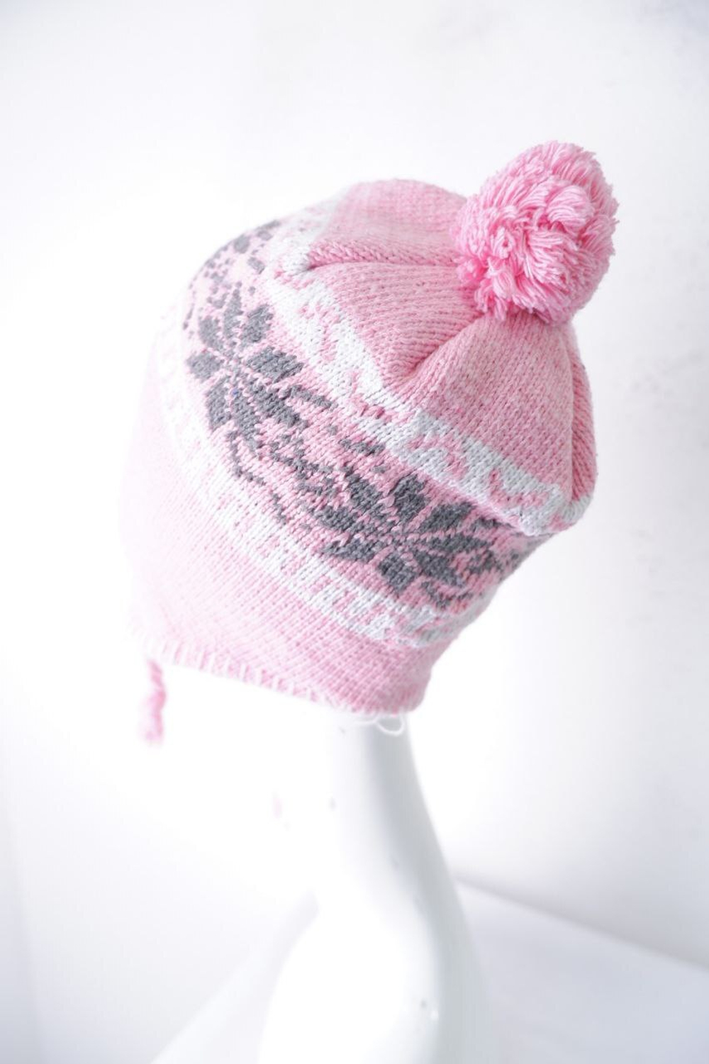 Шапка нежного оттенка