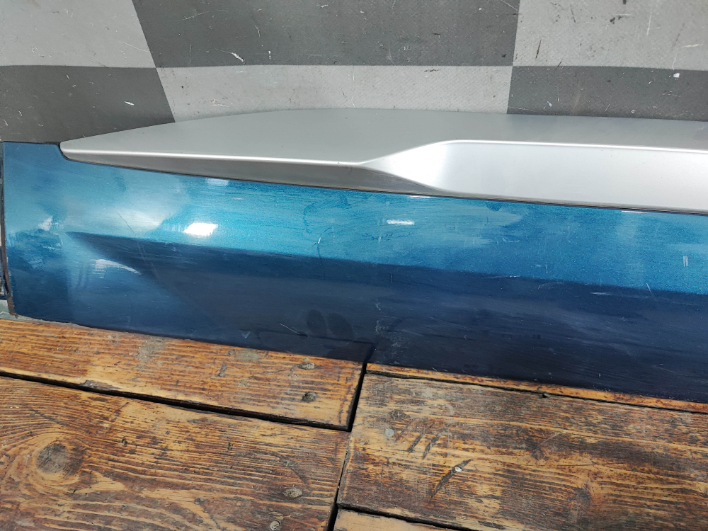 Накладка двери задней правой Geely Monjaro 21-нв Б/У Оригинал 6073120100