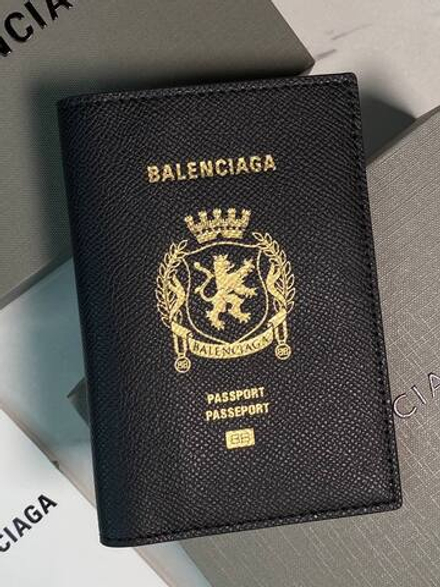 Обложка для паспорта Balenciaga