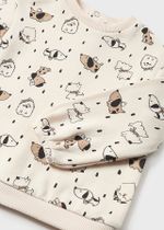 жилетка со свитшотом и брюками