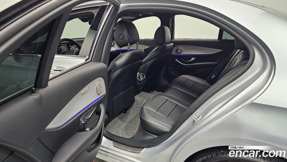 Mercedes-Benz E-Class W213 E250 Avangarde (08.2021)