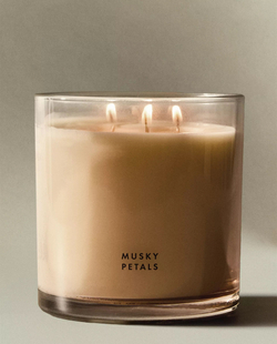 Zara Home - Ароматическая свеча musky petals, 400 г