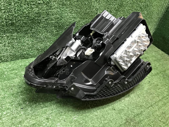 Битая Фара правая Geely Atlas Pro (2021-н.в.) LED