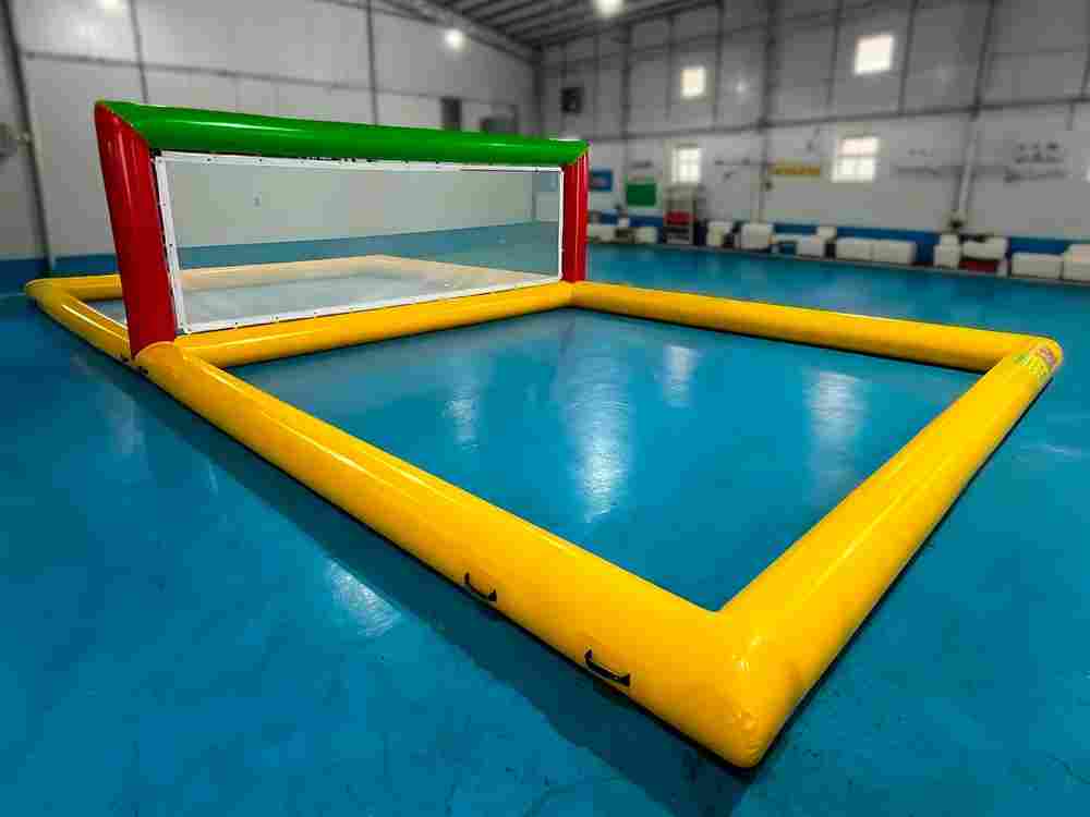 Водный надувной аттракцион «Футбольное, волейбольное поле» 10*5*2 м