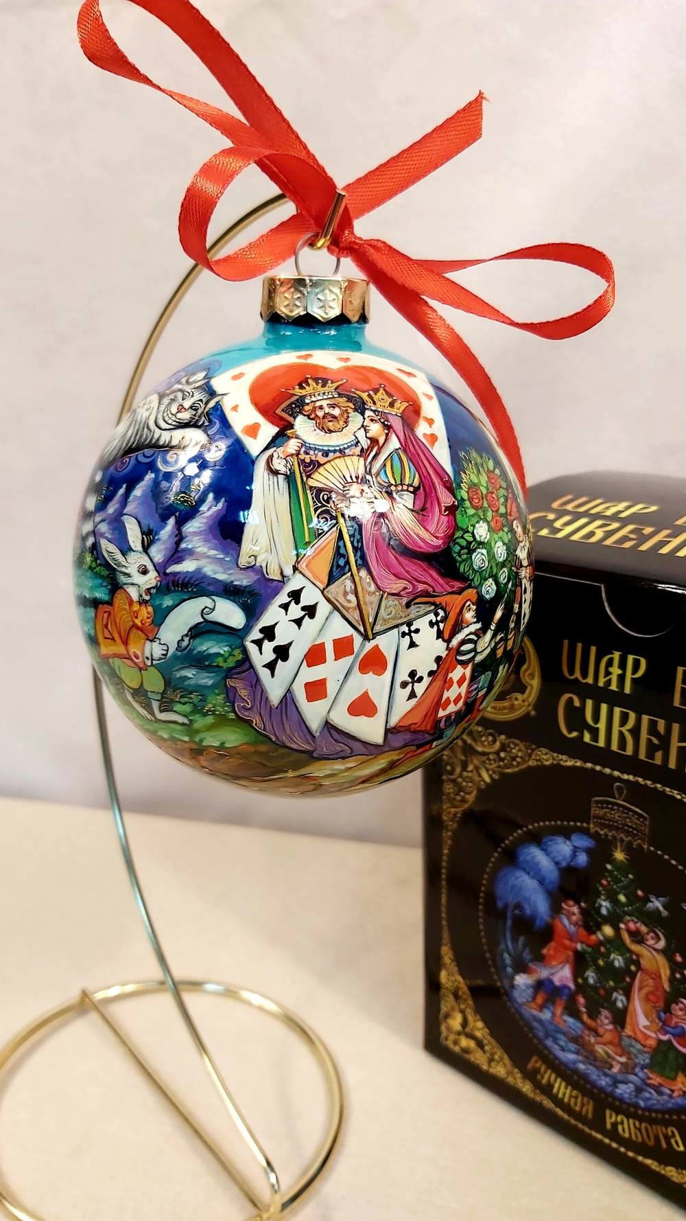 Шар новогодний с круговой авторской росписью  Палех "Алиса в стране чудес" в коробке