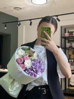 Букет сборный из гортензии, хризантемы, пионовидных роз и альстромери