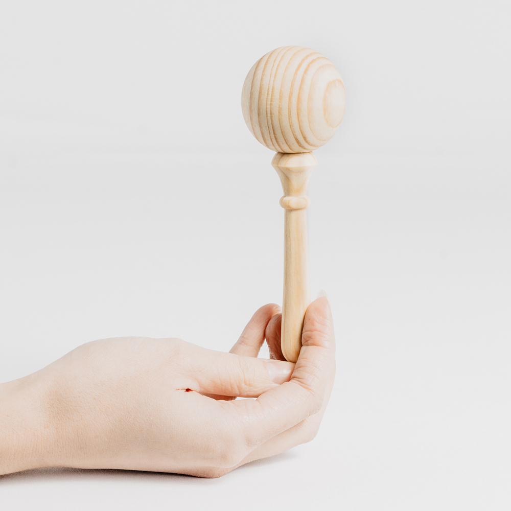 Деревянная погремушка из кедра с наполнением из пшена. WT5