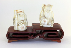 Сет нэцкэ Дзюродзин и Фукурокудзю на подставке