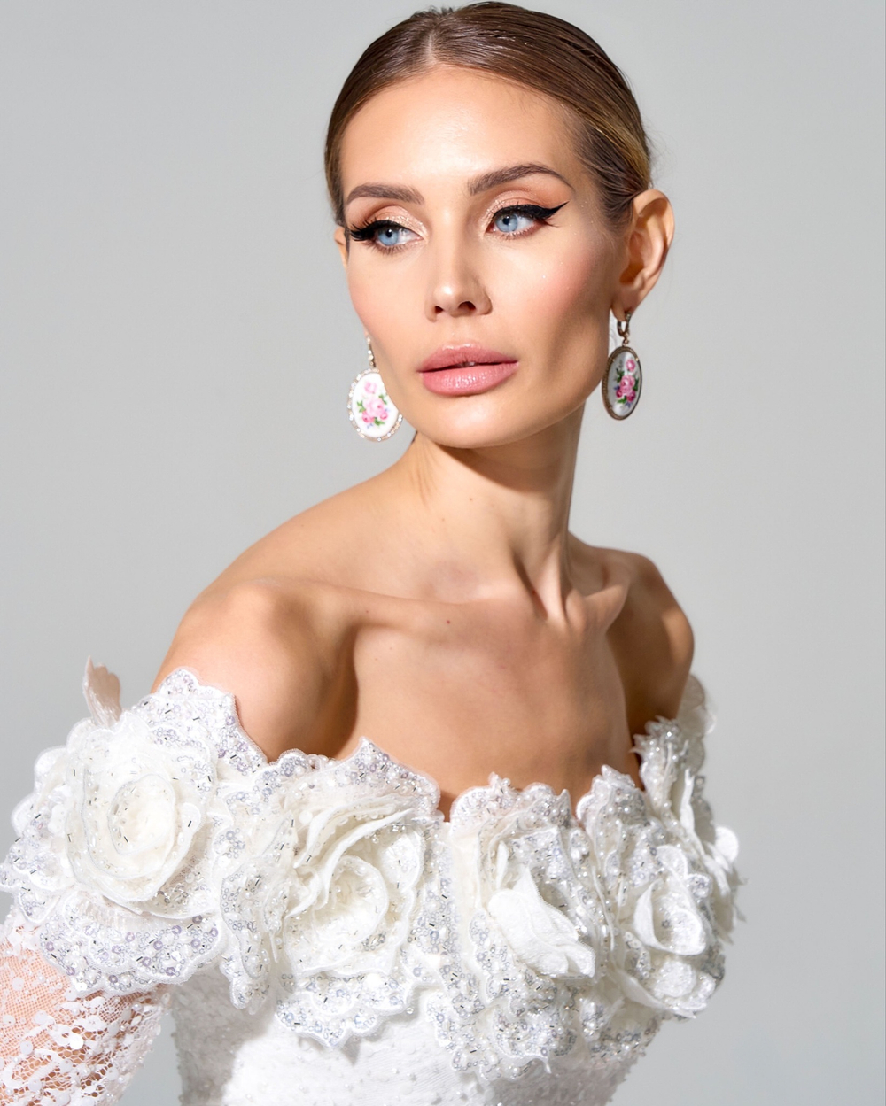 Корсетное платье Crystal Rose с вышивкой ручной работы