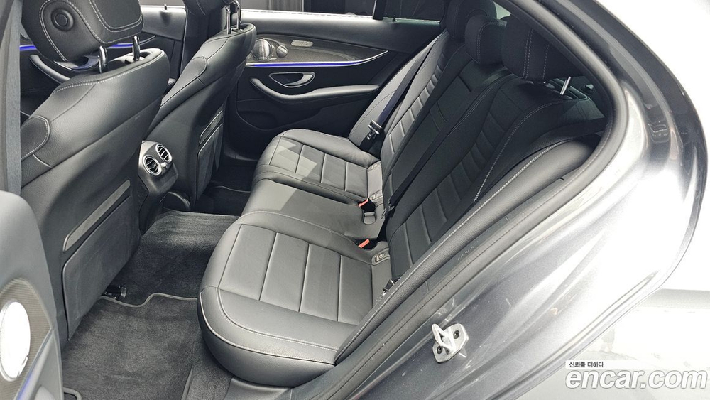 Mercedes-Benz E-Class W213 E300 4MATIC AMG Line (06.2020)