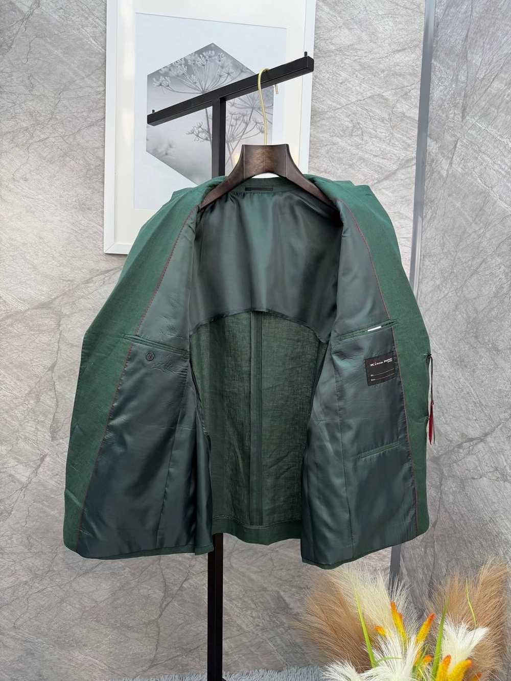 Льняной костюм Kiton