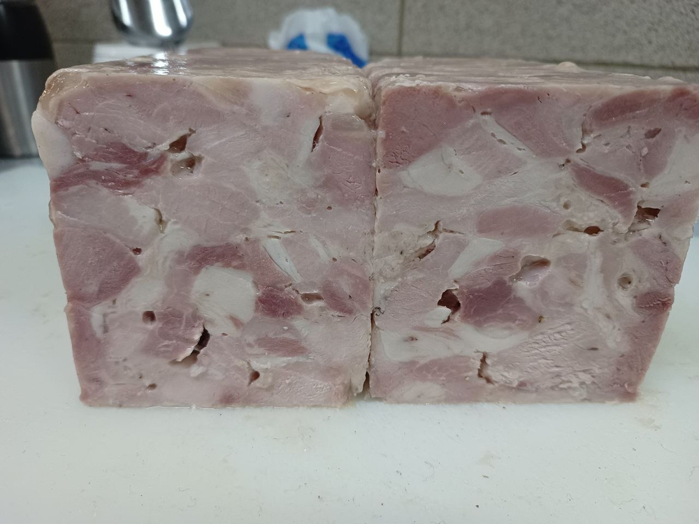 Ветчина прессованная свиная (1кг)