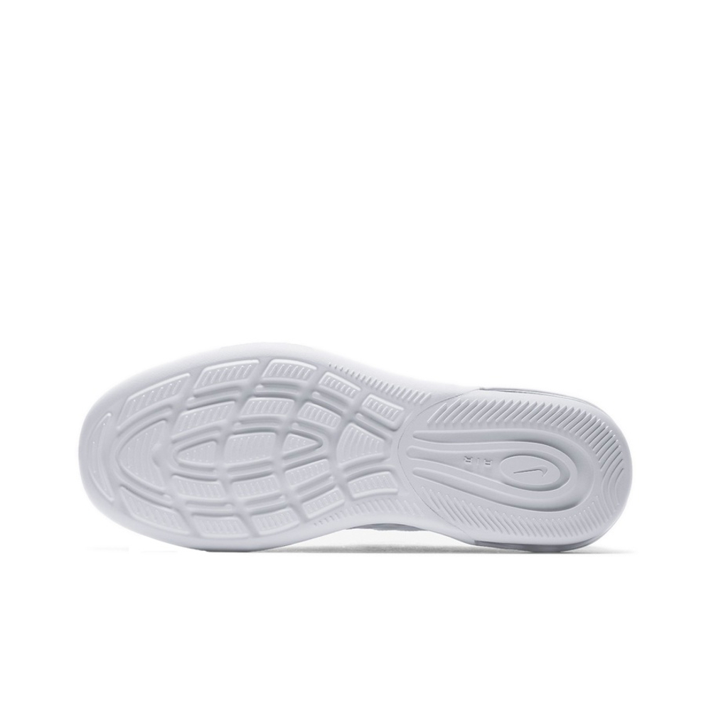 Nike Air Max Axis Triple