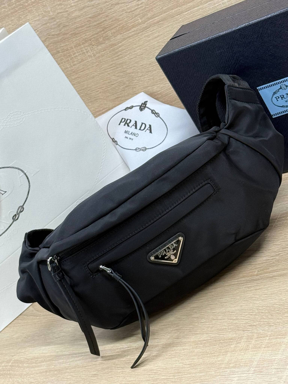Поясная сумка Prada
