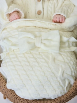 Вязаный конверт на выписку для новорожденного теплый