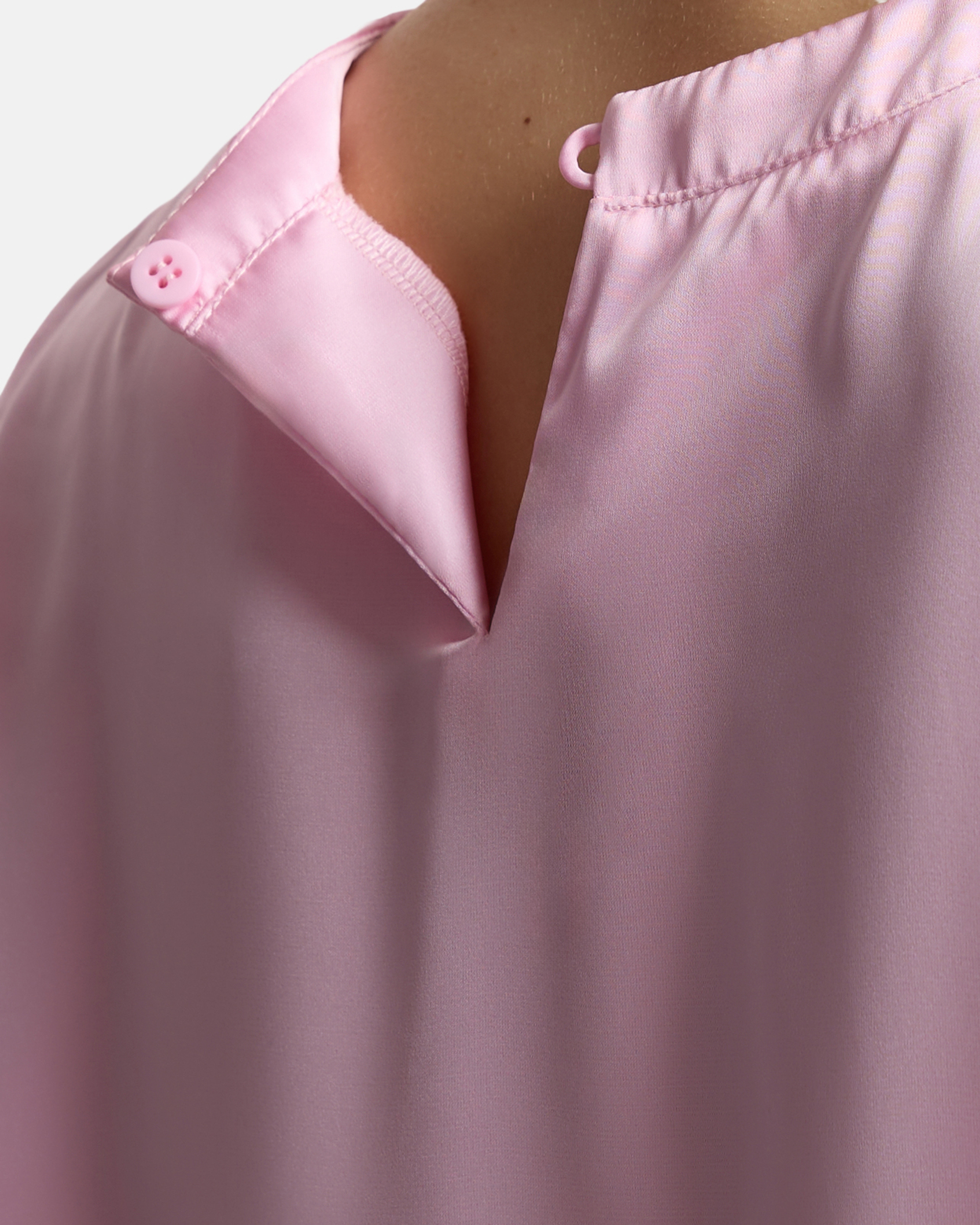 МАЙКА ИЗ САТИНА