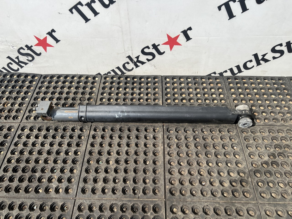 Цилиндр подъёма кабины 2018 г.