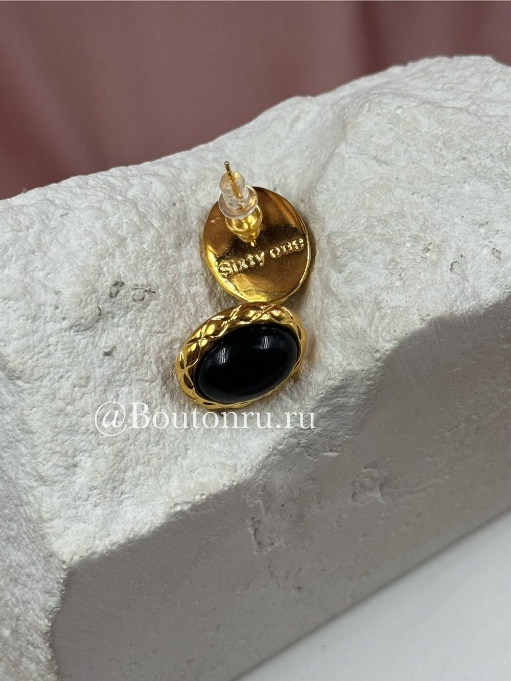 Винтажные серьги-гвоздики черные золото