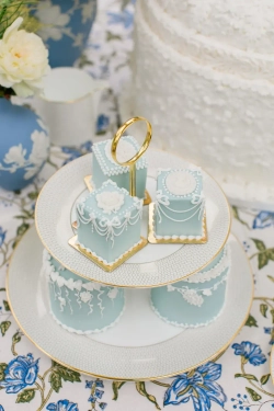 Wedgwood Винный шкаф II Gio Gold