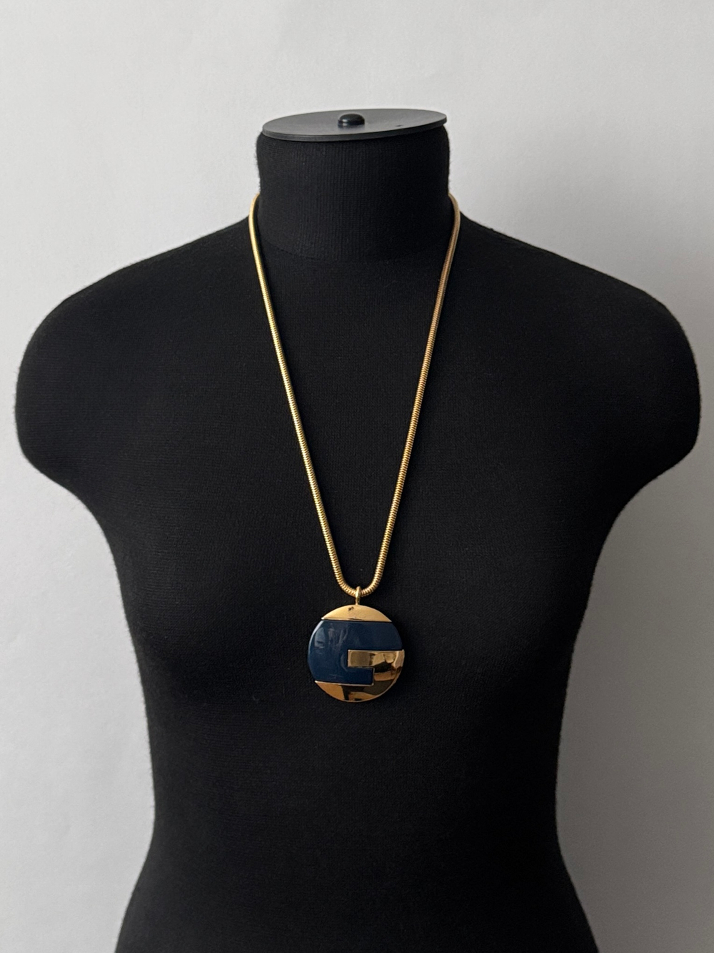 Кулон с синей вставкой Givenchy