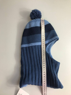 Шапка-шлем в полоску