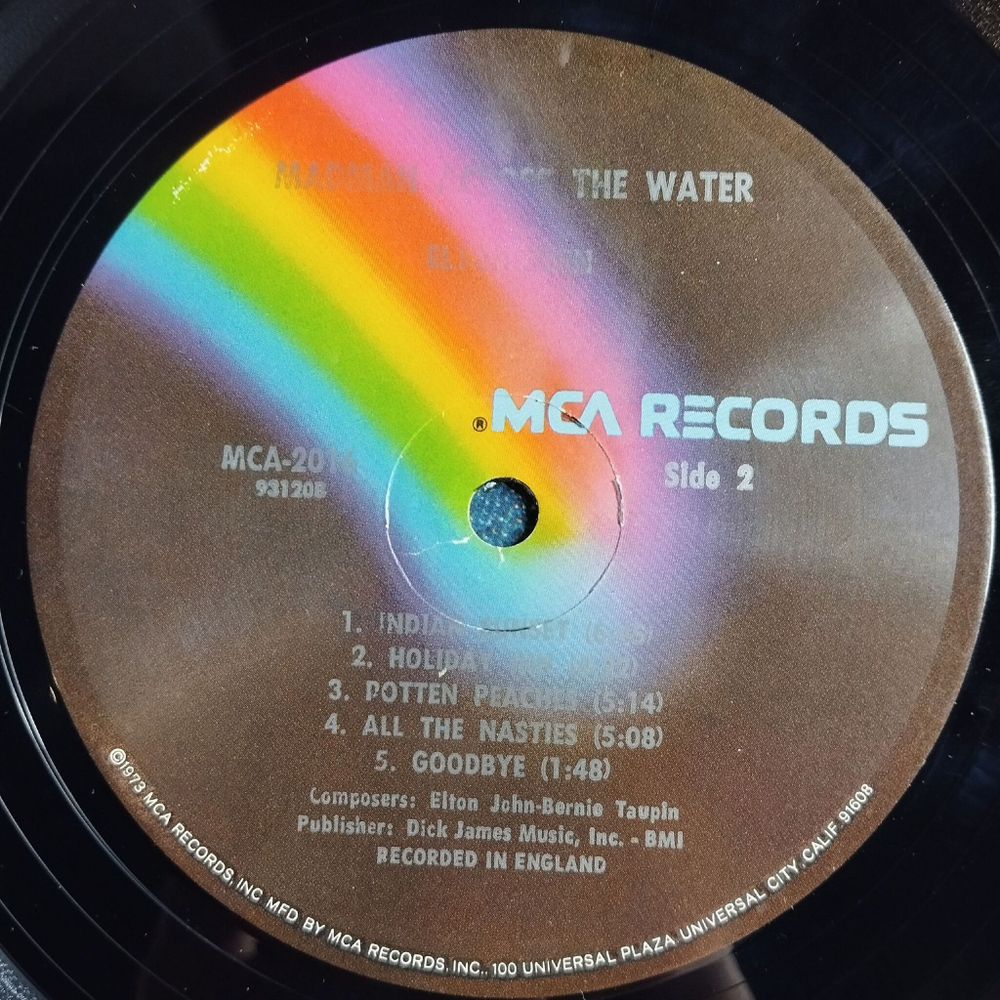 Винтажная виниловая пластинка LP Elton John Madman Across The Water (USA 1973)