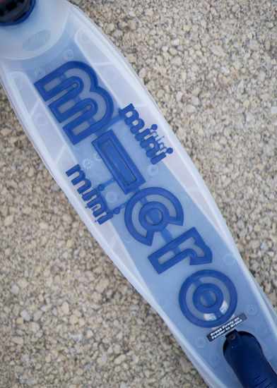 Самокат Mini Micro Deluxe Flux LED синий неохром