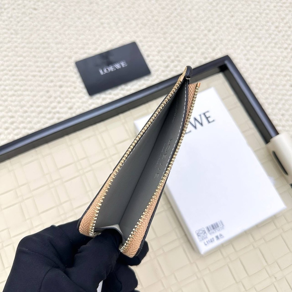 Картхолдер Loewe