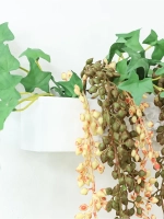 Искусственные цветы на стену в кашпо