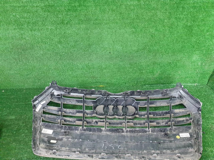 Решетка радиатора Audi Q5 2 (2017-2020)