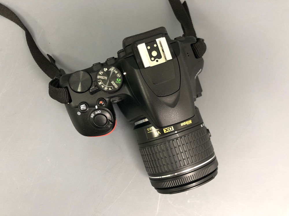 Nikon D3500 + 18-55mm 3.5-5.6G VR 32.900 кадров