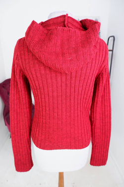 Свитер с капюшоном, визуально на 44 размер