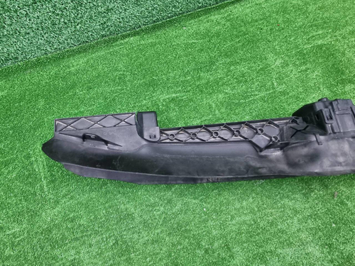 Воздуховод радиатора нижний BMW X6 G06 (2019-2023)