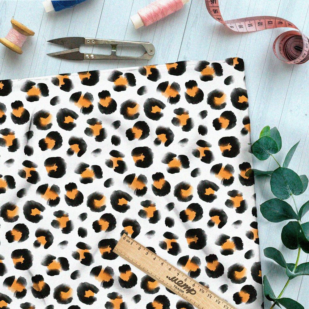 Ткань муслин яркий леопард на белом фоне