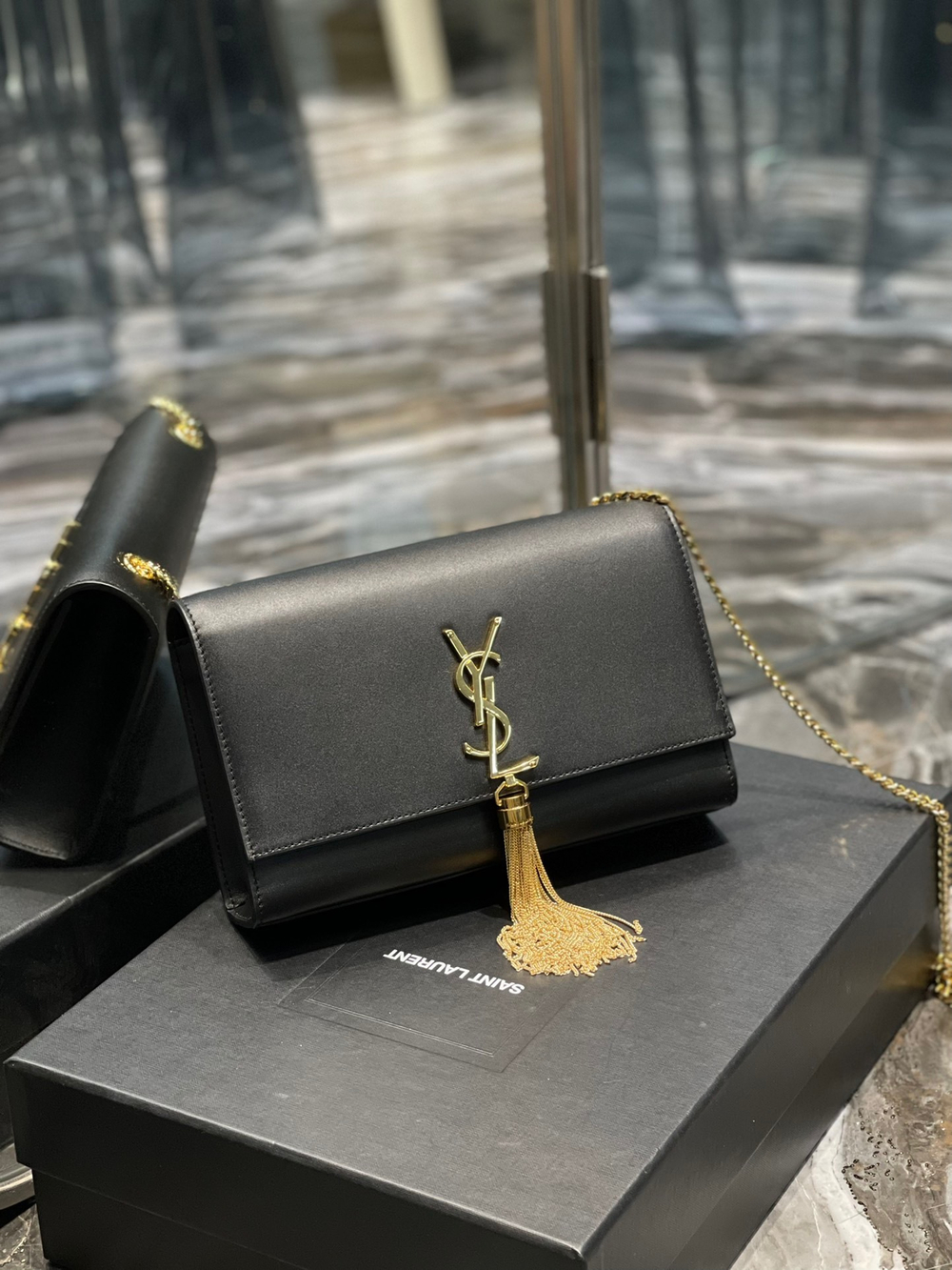 Saint Laurent Kate Medium Bag 24 cm