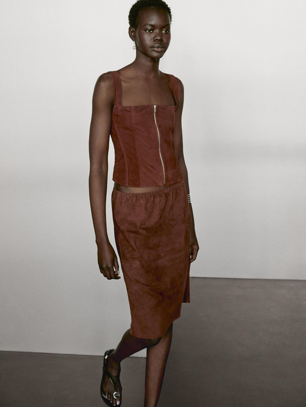 Massimo Dutti Замшевая юбка прямого кроя, коричневый