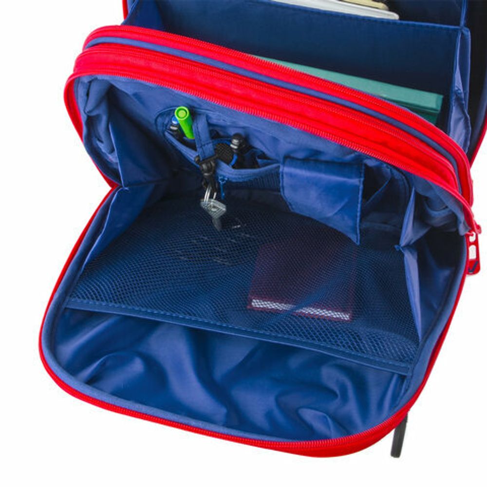 Ранец BRAUBERG PREMIUM, 2 отделения, с брелоком, дополнительный объем, для мальчиков, "Гоночный клуб", 38х29х18 см, 227819