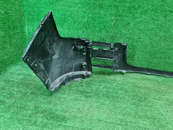 Бампер передний Toyota Land Cruiser 300 (21-нв)