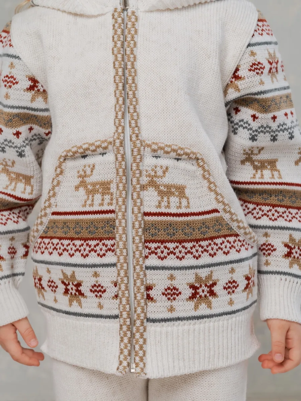 Кофта вязаная на молнии с капюшоном