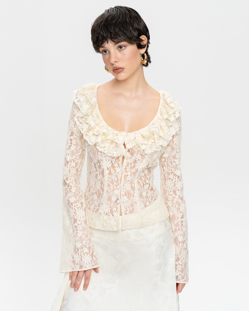 Блуза из кружева с фестонами