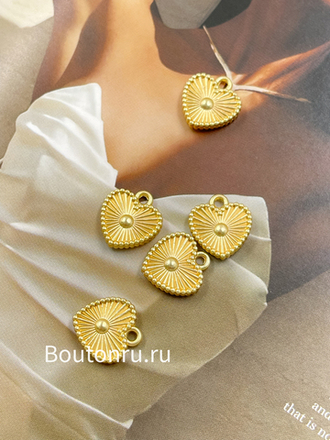 Подвеска в форме сердца золотистая