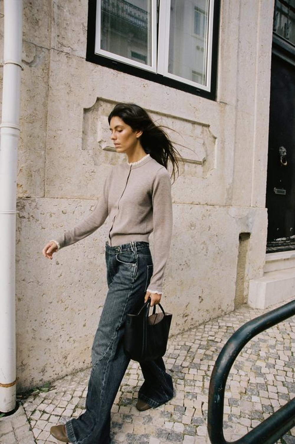 ZARA МИНИ-СУМКА С ДЕКОРАТИВНОЙ СТРОЧКОЙ, ЧЕРНЫЙ