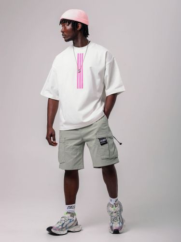 Бежевые мужские шорты карго с накладными карманами