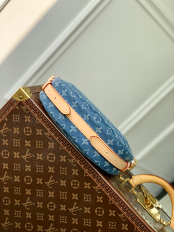 Louis Vuitton Croissant MM Bag