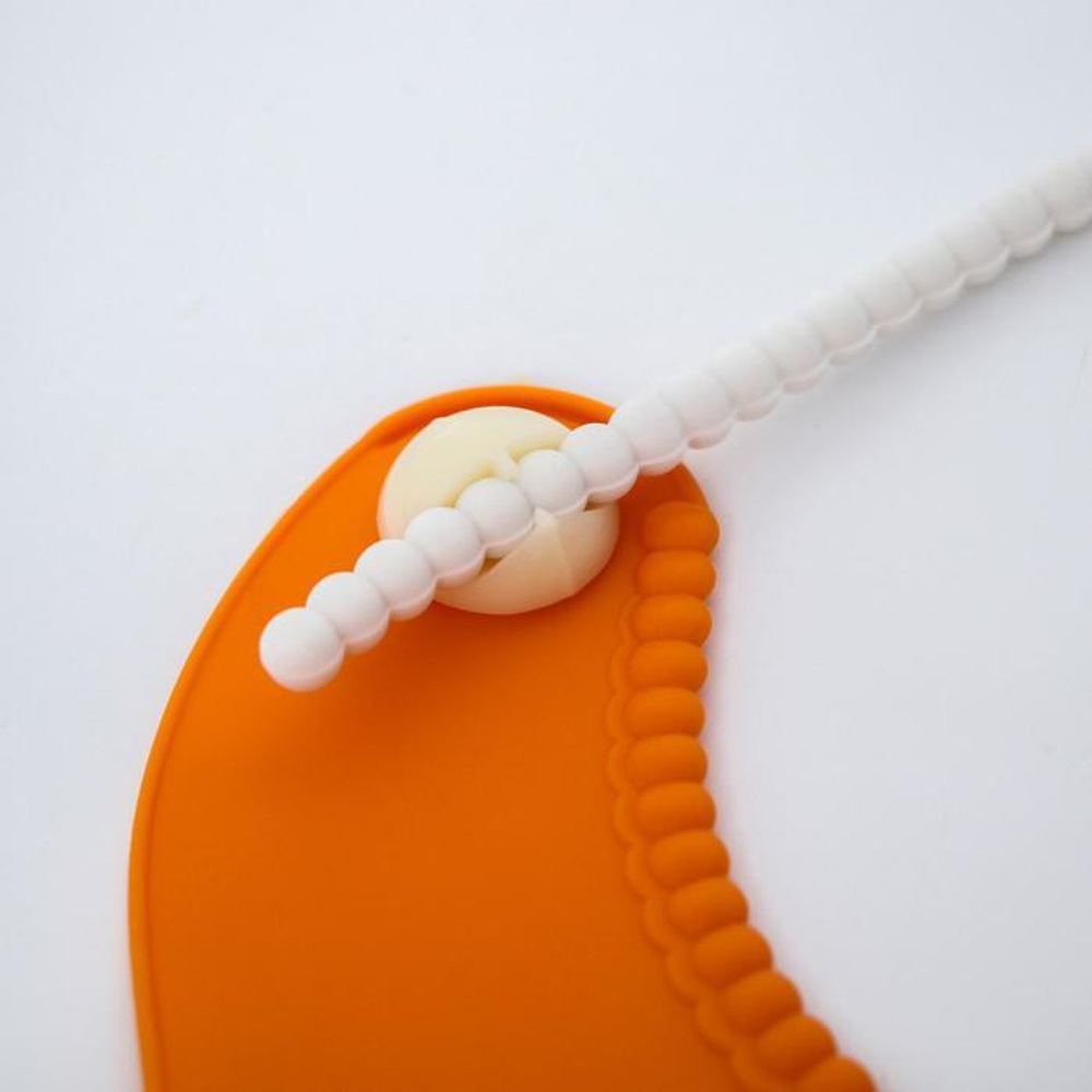 Нагрудник с карманом, силиконовый, цвет оранжевый 2357273