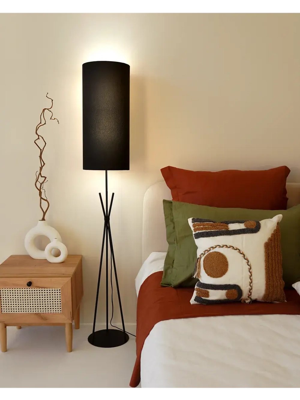 Торшер напольный с абажуром в гостиную современный