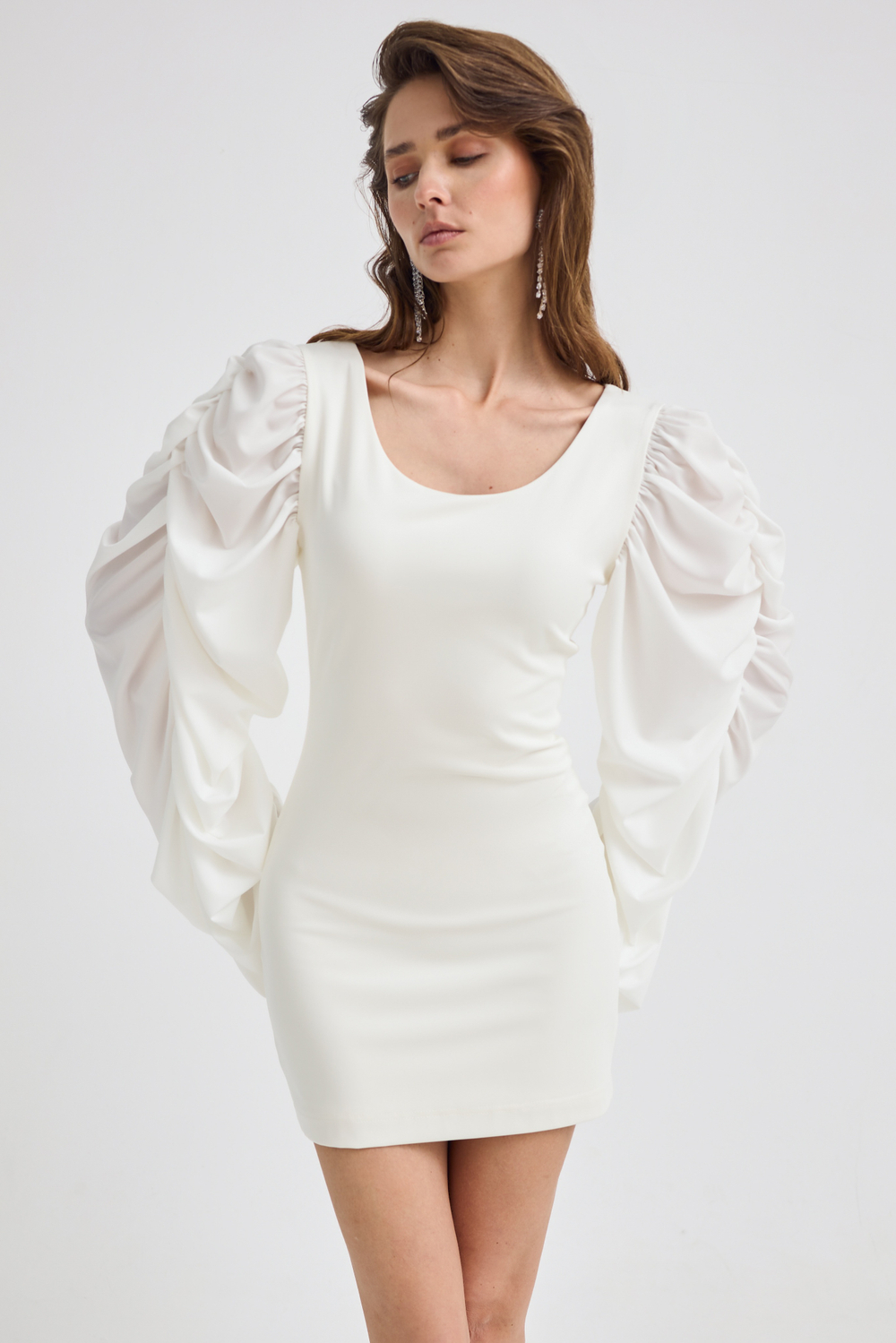 Платье с объемными рукавами